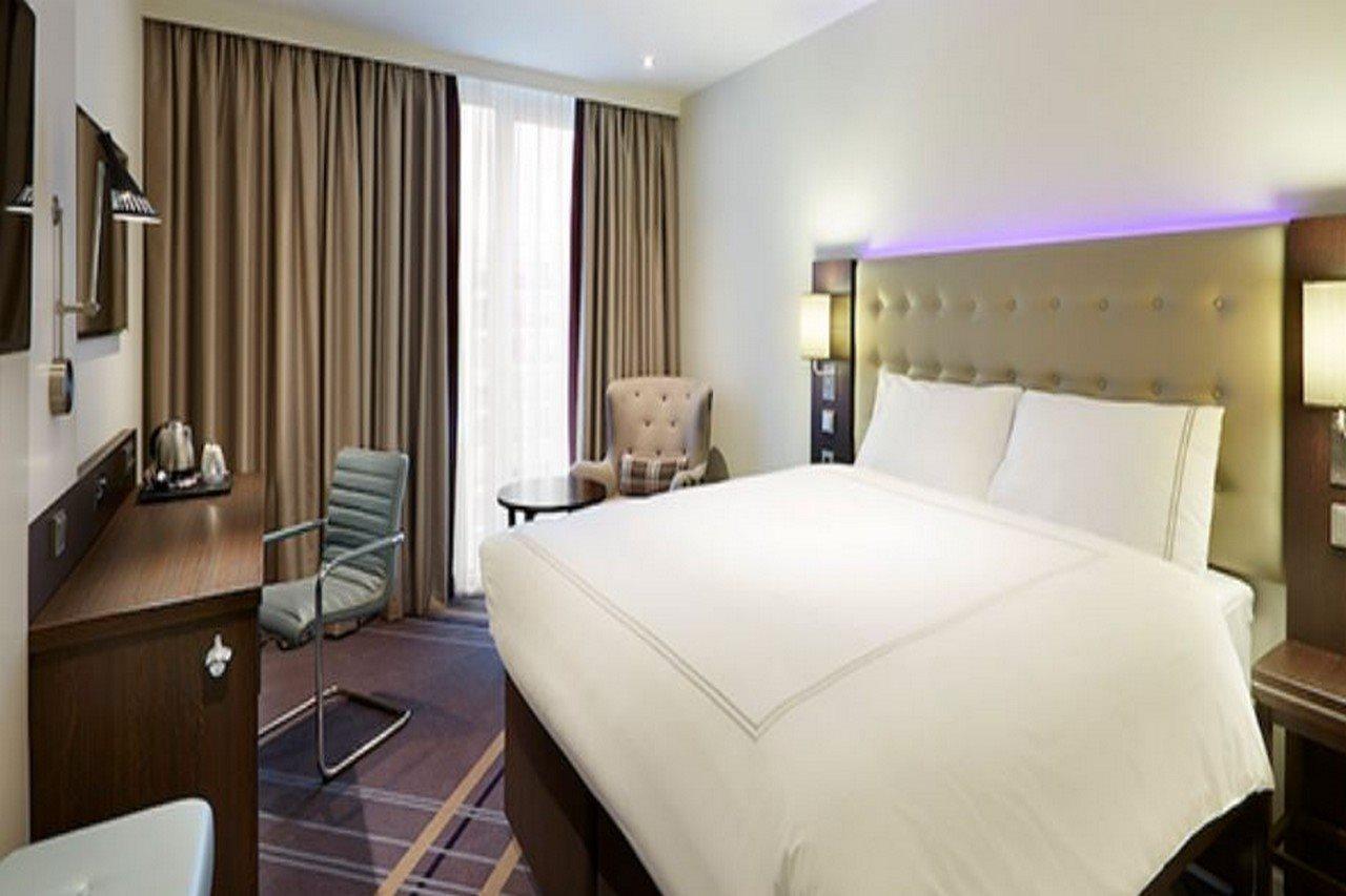 Premier Inn Stuttgart City Europaviertel Ngoại thất bức ảnh