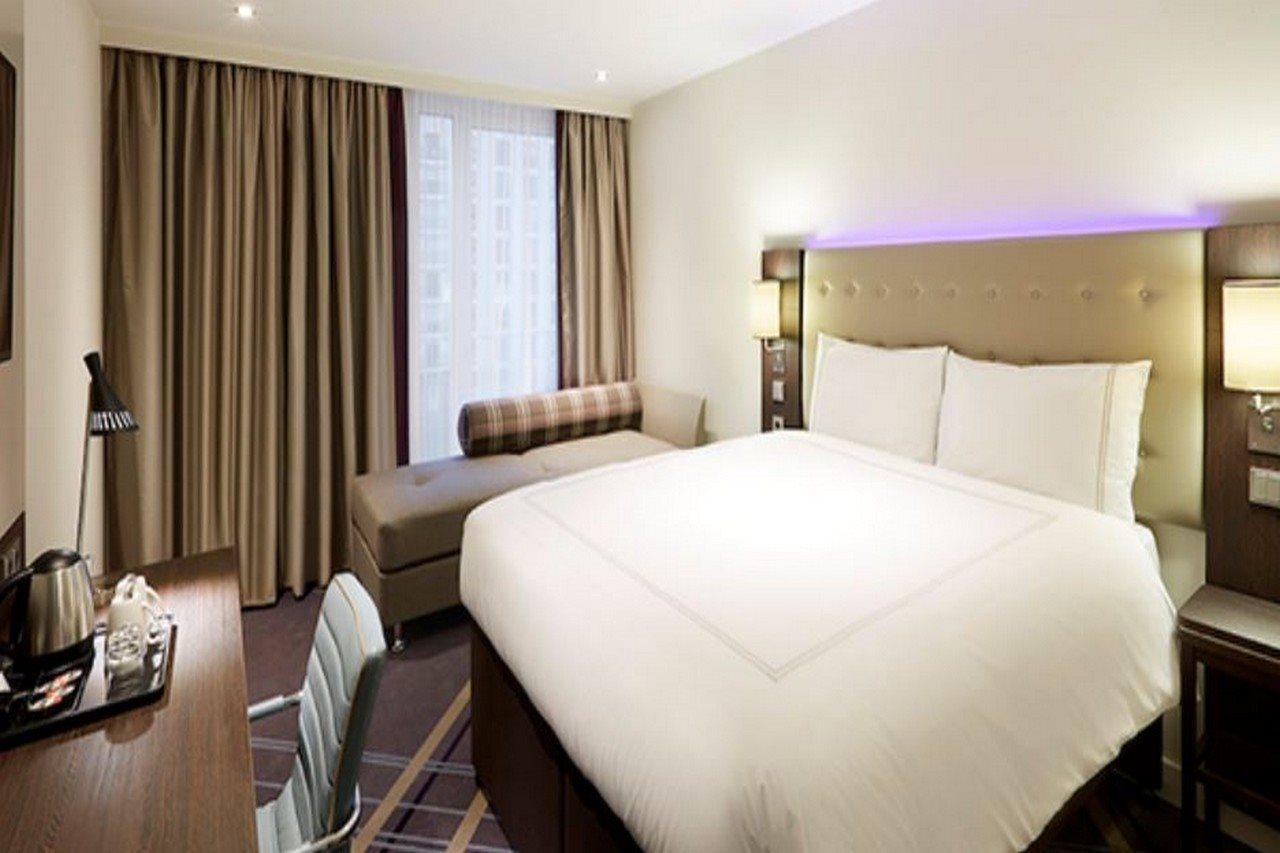 Premier Inn Stuttgart City Europaviertel Ngoại thất bức ảnh