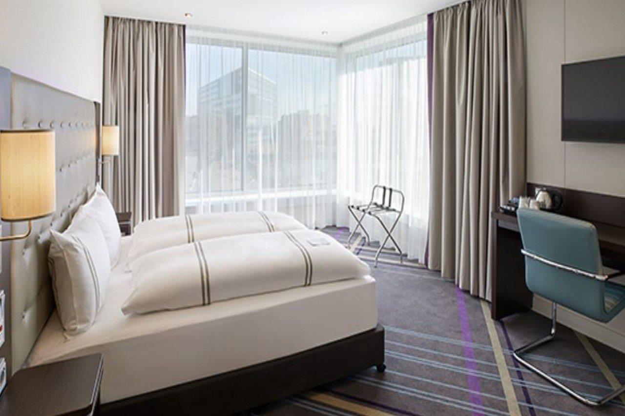 Premier Inn Stuttgart City Europaviertel Ngoại thất bức ảnh