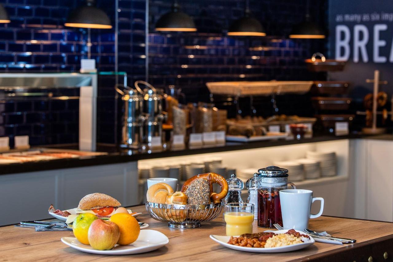 Premier Inn Stuttgart City Europaviertel Ngoại thất bức ảnh