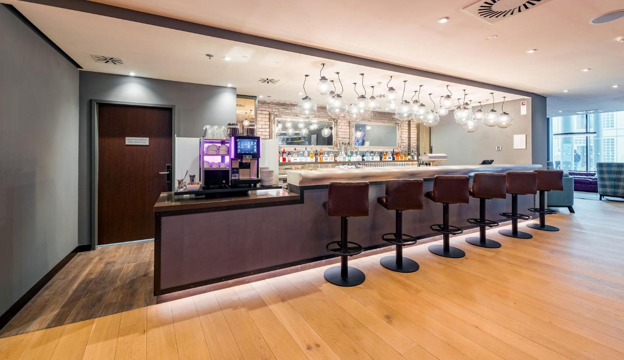 Premier Inn Stuttgart City Europaviertel Ngoại thất bức ảnh