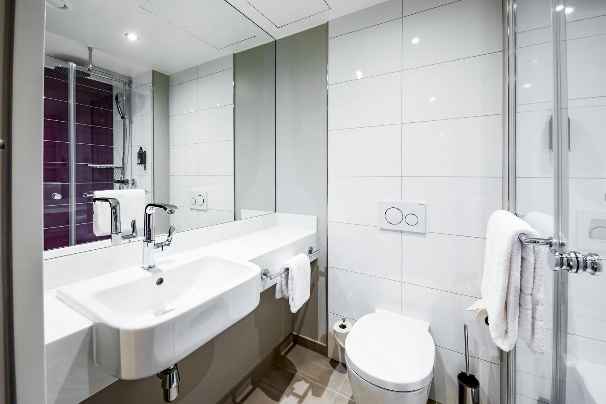 Premier Inn Stuttgart City Europaviertel Ngoại thất bức ảnh
