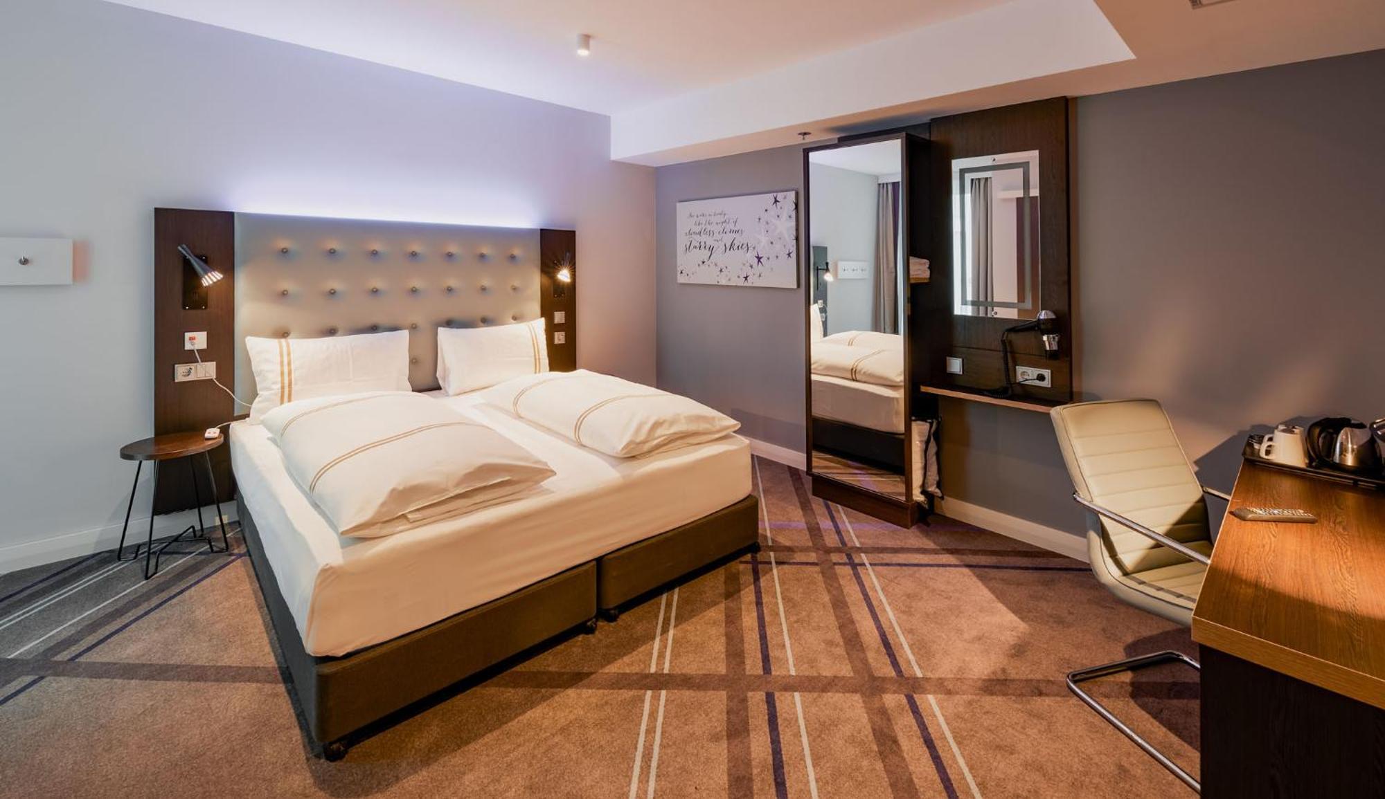 Premier Inn Stuttgart City Europaviertel Ngoại thất bức ảnh