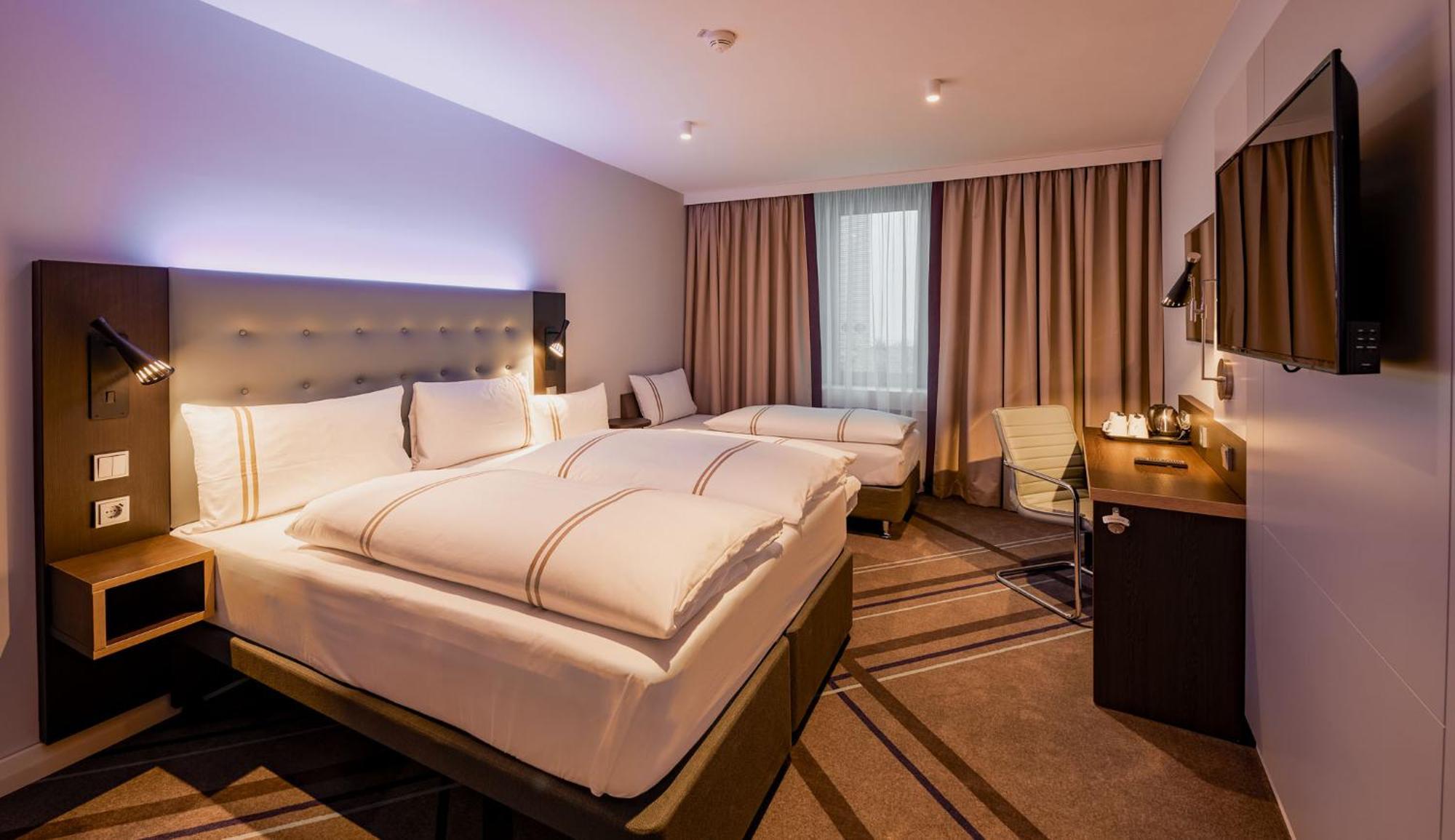 Premier Inn Stuttgart City Europaviertel Ngoại thất bức ảnh